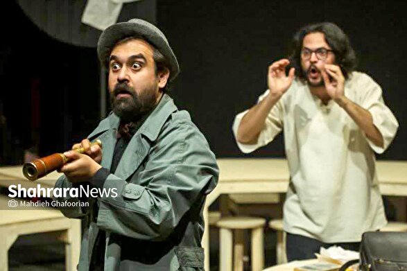 روایتی با تکنیک‌های تعزیه | گفتگو با رضا احمدی که با اجرای تئاتر «گالیله» به مشهد بازگشته است