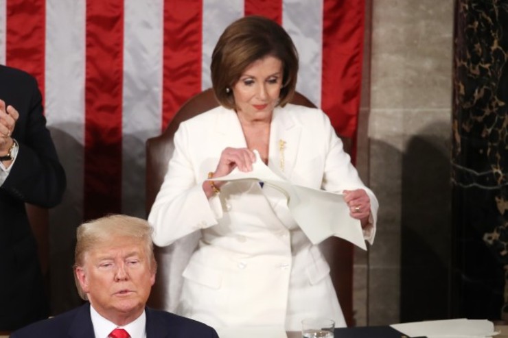 دعوای «نانسی پلوسی» و «دونالد ترامپ» در سومین سخنرانی سالانه کنگره +ویدئو