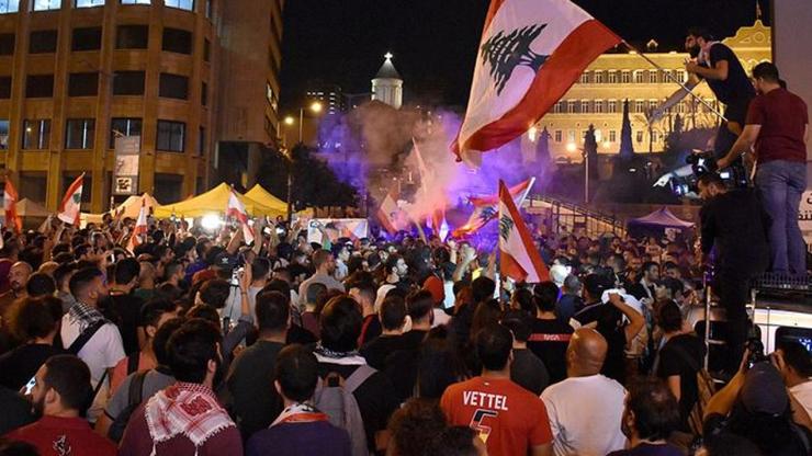 تجمع چند هزار نفری در بیروت در اعتراض به سیاست‌های دولت