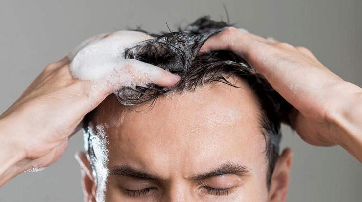 چند اشتباه رایج در شستن موها