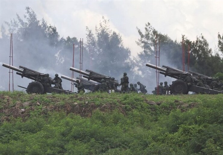 چین: مانور نظامی در اطراف تایوان همچنان ادامه دارد| تایوان: هیچ هراسی نداریم
