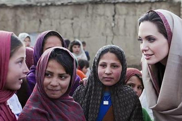 آنجلینا جولی: تلاش برای خانه‌نشین کردن زنان افغانستان با شکست مواجه است