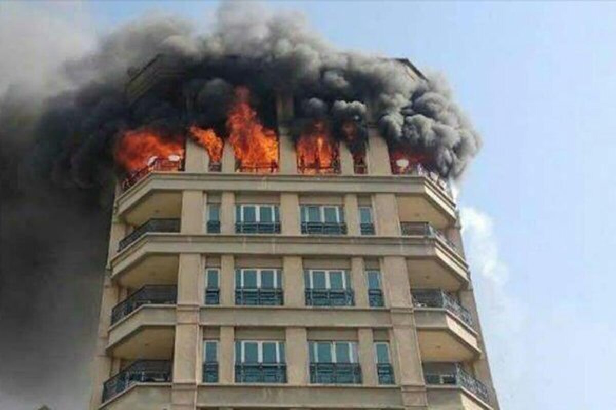 مهار آتش‌سوزی آپارتمان در حال ساخت در الهیه مشهد