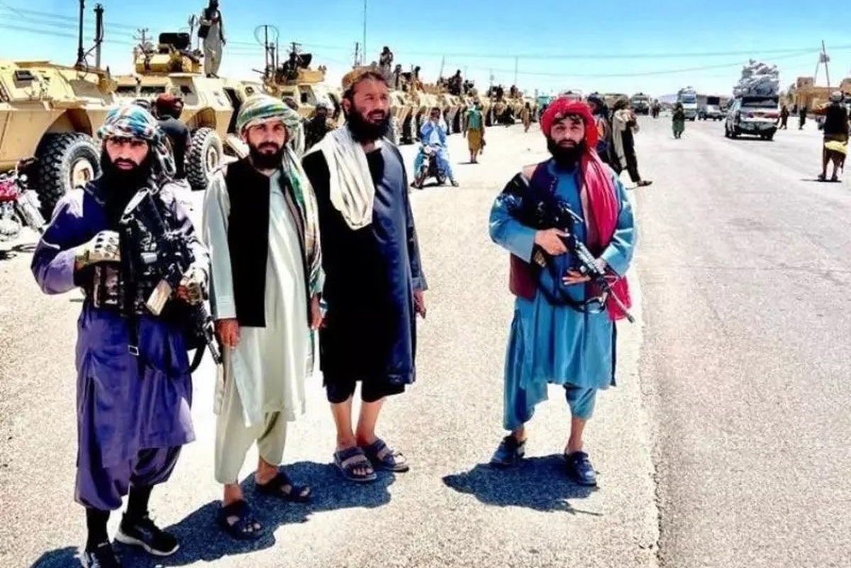 مقامات نظامی طالبان: حرکت‌ نیروها به سمت مرز مانور نظامی است