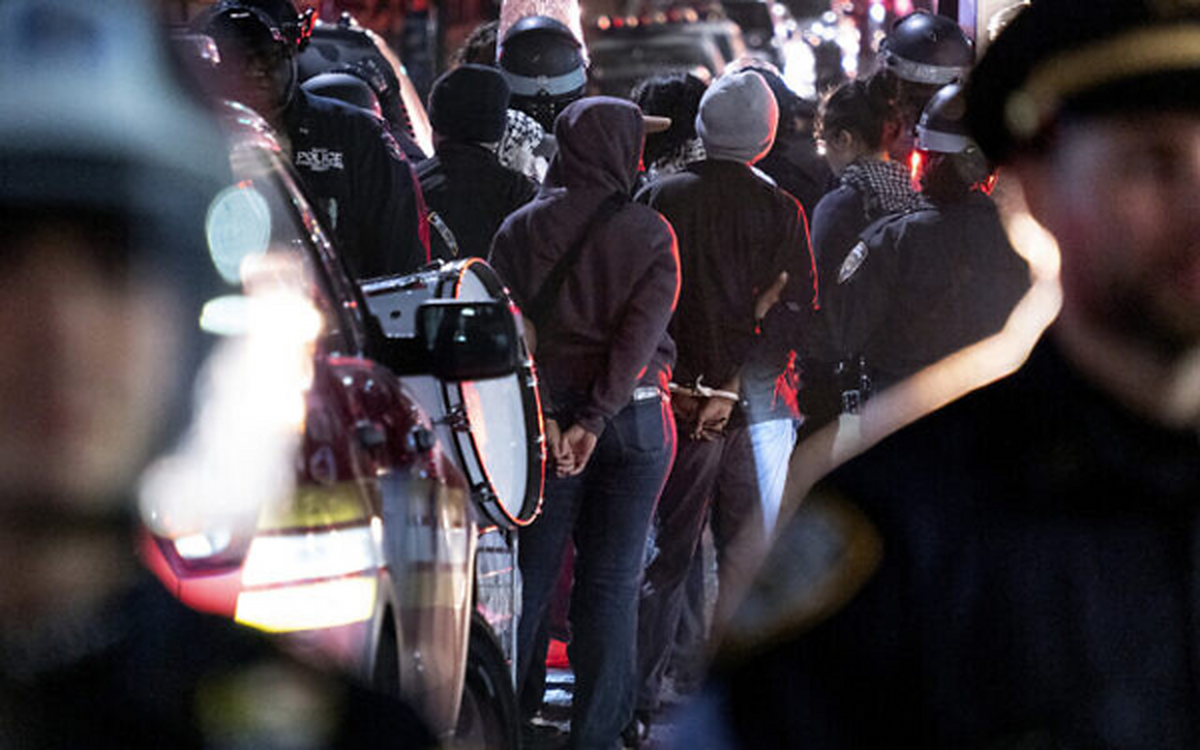 ۳۰۰ دانشجوی معترض در نیویورک بازداشت شدند